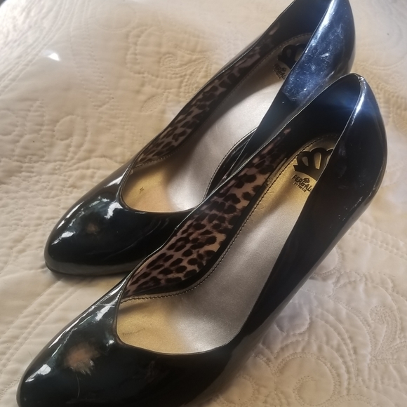 Fergalicious Black Pumps/Heels/Size 9M - Picture 3 of 4